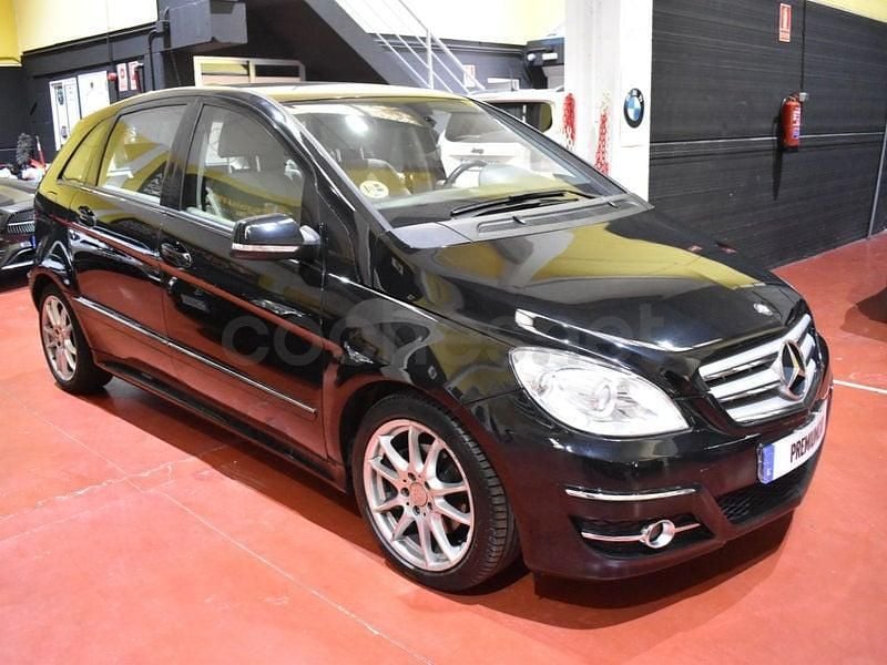 Usado Mercedes B200 140 CV (102 kW) 2009 Negro Monovolumen