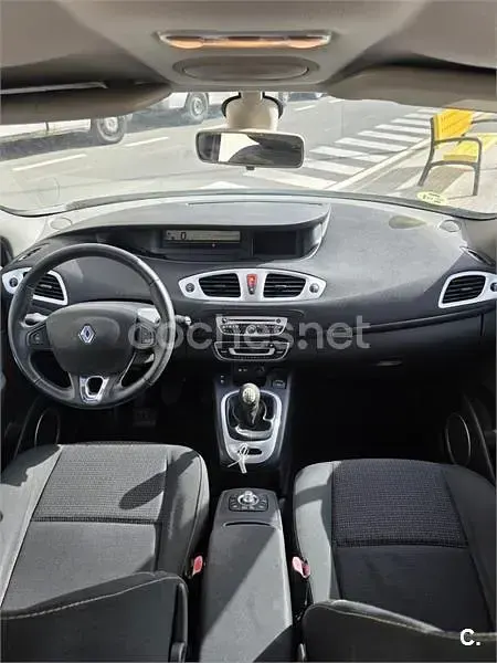 Usado Renault Scénic III Dynamique 105 CV (77 kW) 2011 Beige Monovolumen