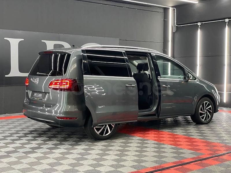 Usado VW Sharan Advance 150 CV (110 kW) 2018 Gris / plata Monovolumen