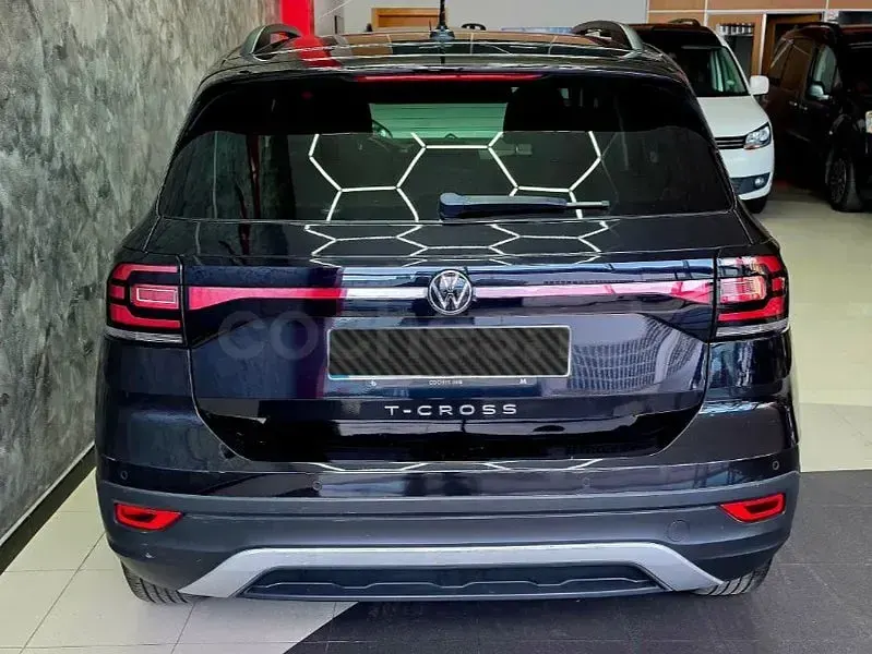 Usado VW T-Cross Advance 95 CV (69 kW) 2021 Negro SUV
