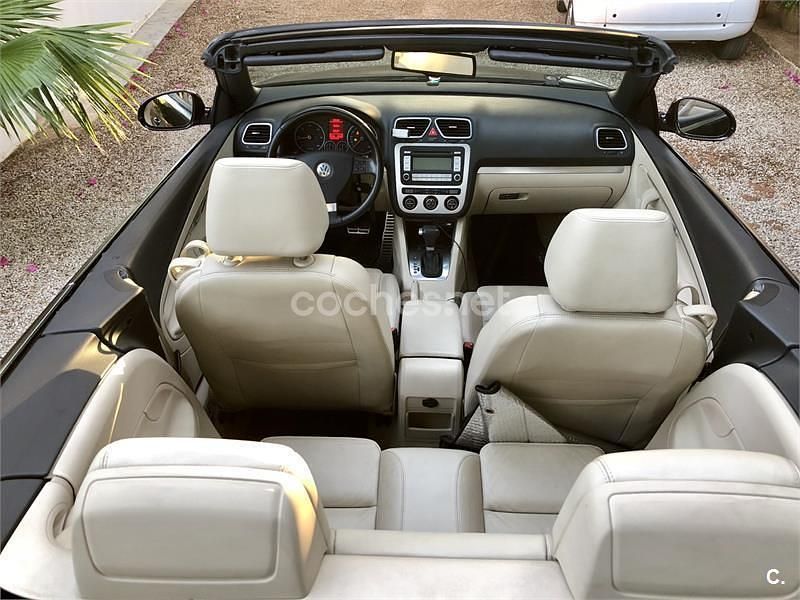 Usado VW Eos 140 CV (102 kW) 2007 Marrón Descapotable