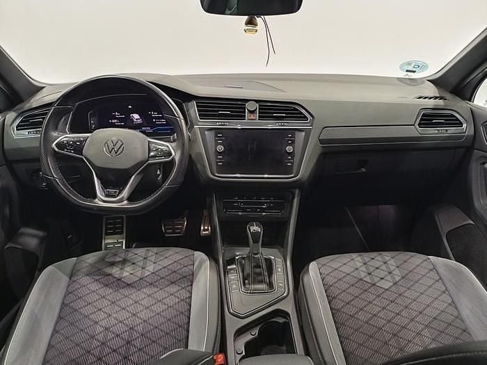 Usado VW Tiguan R-line 150 CV (110 kW) 2022 Gris plata SUV