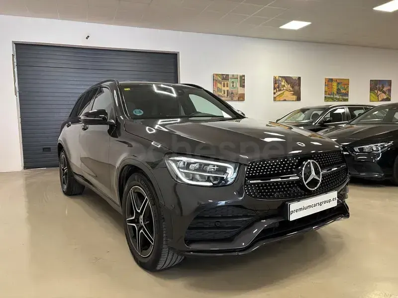 Usado Mercedes GLC220 194 CV (142 kW) 2021 Gris / plata SUV