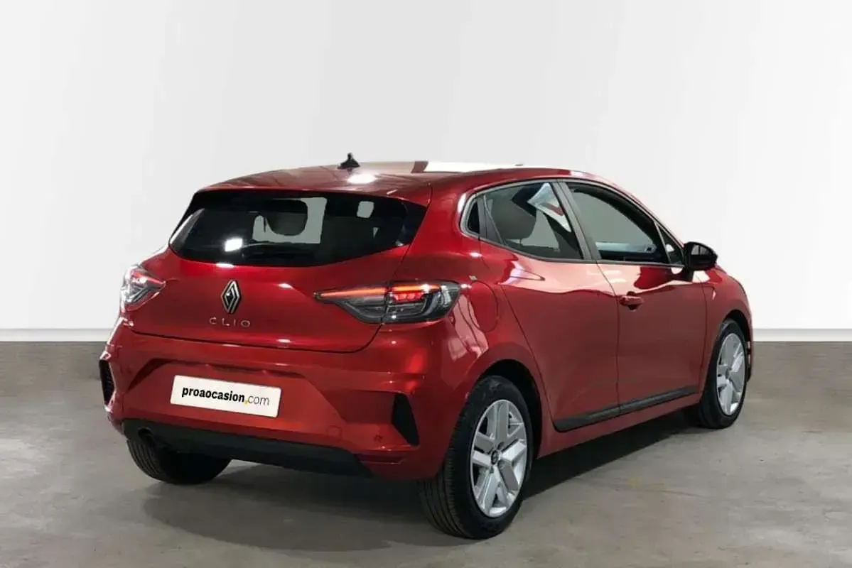 Usado Renault Clio Evolution 91 CV (66 kW) 2023 Rojo Utilitario