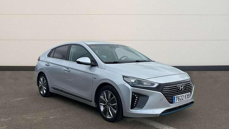 Usado Hyundai Ioniq 141 CV (103 kW) 2019 Plateado Utilitario