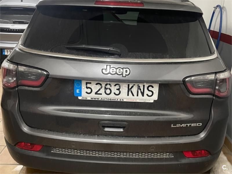 Usado Jeep Compass Limited 140 CV (102 kW) 2018 Gris / plata SUV