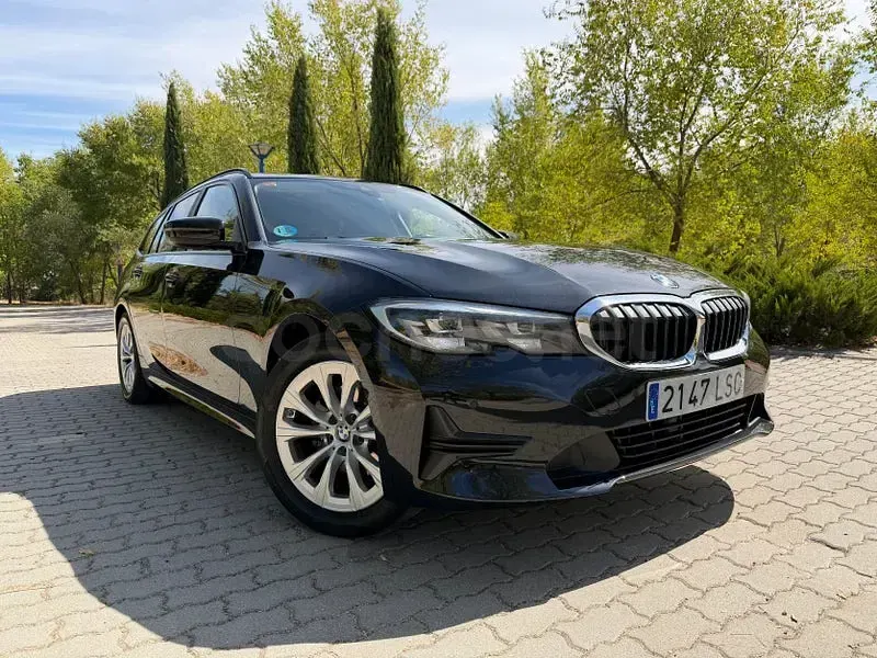 Usado BMW 320 190 CV (139 kW) 2021 Negro Familiar