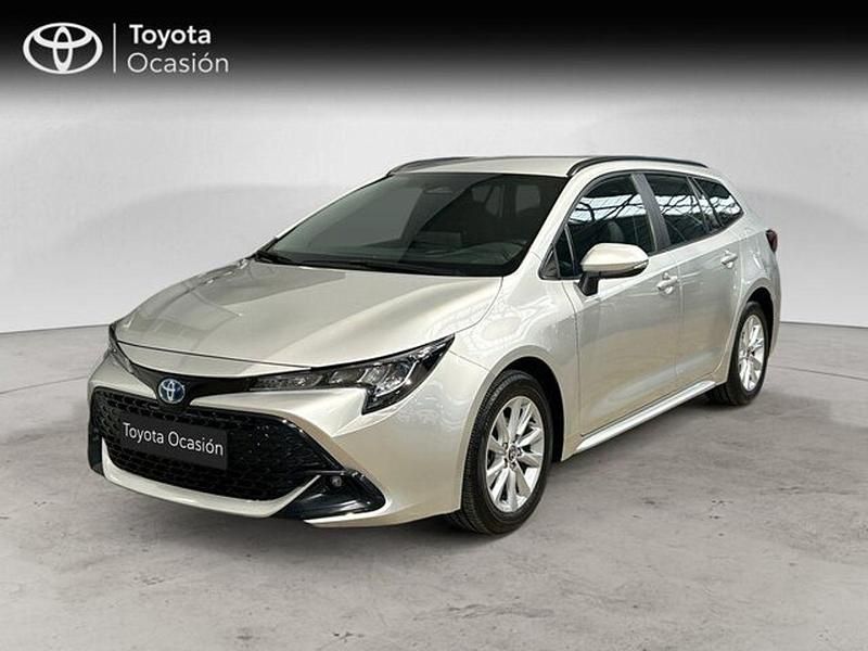 Usado Toyota Corolla Active 2025 Gris Familiar