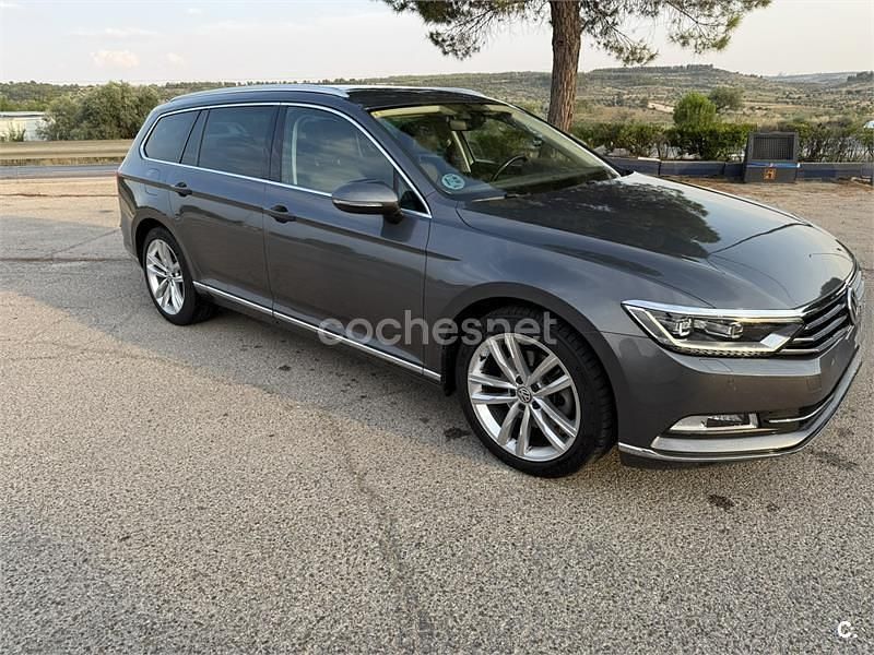 Usado VW Passat Sportline 190 CV (139 kW) 2016 Gris / plata Familiar