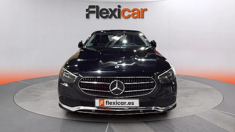 Usado Mercedes E220 194 CV (142 kW) 2021 Negro Familiar