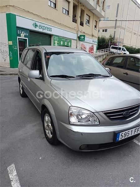 Gris / plata Usado 2006 Kia Carens EX Monovolumen | 3100 € - Imagen 1/4