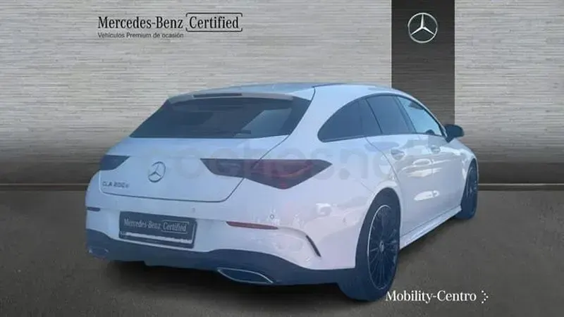Usado Mercedes CLA200 Shooting Brake 150 CV (110 kW) 2024 Blanco polar Familiar