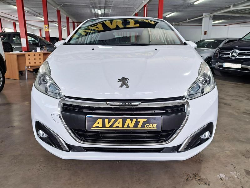 Usado Peugeot 208 Active 100 CV (73 kW) 2019 Blanco Utilitario