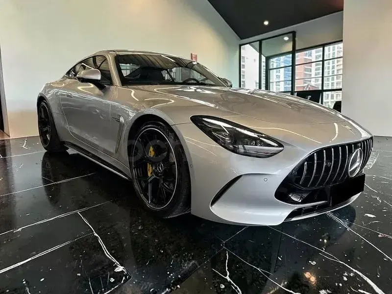 Usado Mercedes AMG GT 63 AMG 585 CV (430 kW) 2024 Gris / plata Coupe