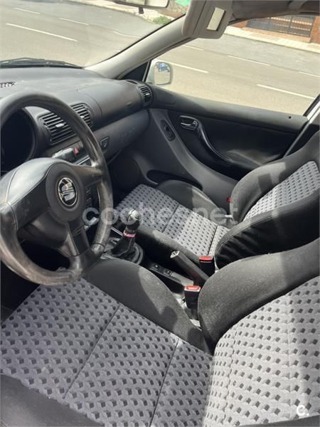 Blanco Usado 2000 Seat Leon Berlina | 2000 € (Precio justo) - Imagen 1/4