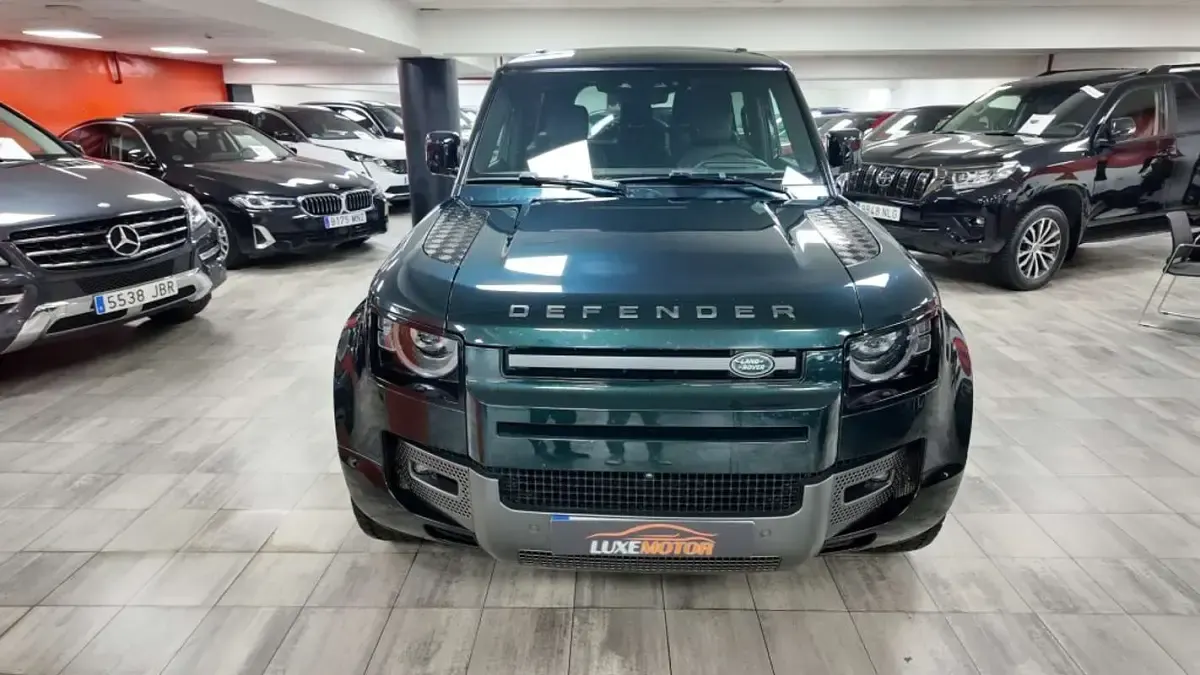 Usado Land Rover Defender 525 CV (386 kW) 2022 Verde SUV
