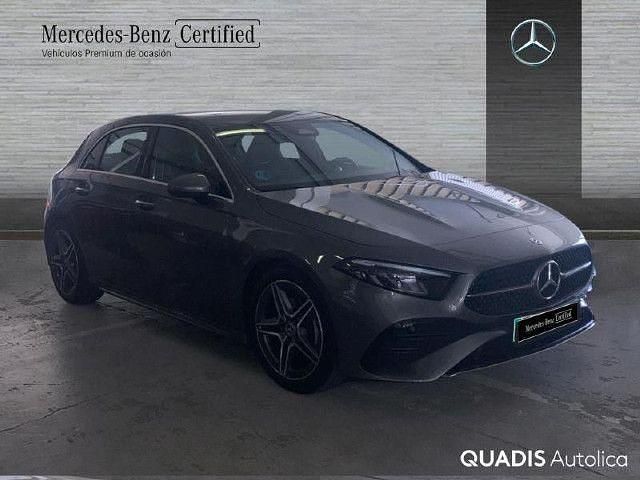 Usado Mercedes A180 AMG line 136 CV (100 kW) 2025 Gris montaña