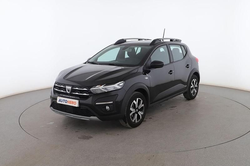Negro Usado 2022 Dacia Sandero Comfort Utilitario | 16.099 € (Un poco caro) - Imagen 1/3