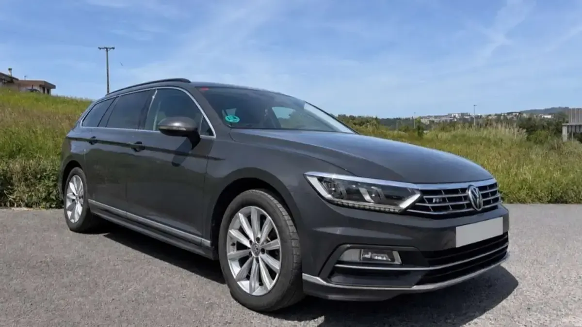 Usado VW Passat Sport 150 CV (110 kW) 2017 Gris Familiar
