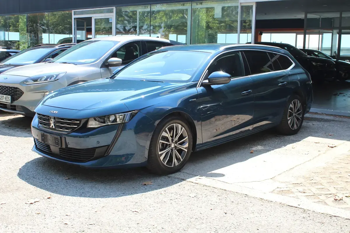 Usado Peugeot 508 SW Allure 225 CV (165 kW) 2021 Azul Familiar