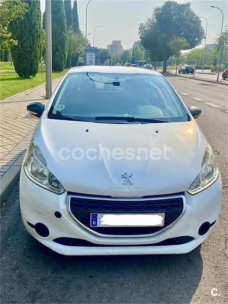 Blanco Usado 2013 Peugeot 208 Active Utilitario | 5000 € (Precio justo) - Imagen 1/4