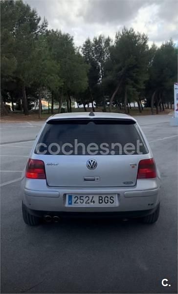 Usado VW Golf IV 110 CV (80 kW) 2001 Gris / plata Berlina