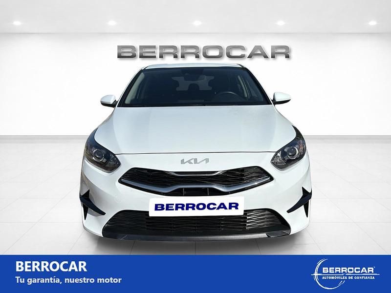 Usado Kia Ceed 100 CV (73 kW) 2023 Blanco Utilitario