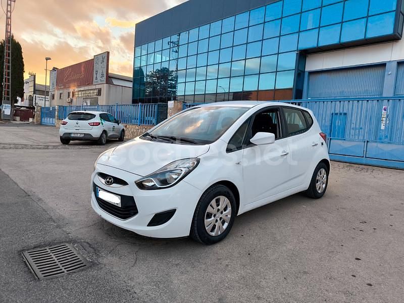 Usado Hyundai ix20 Comfort 77 CV (56 kW) 2011 Blanco Utilitario