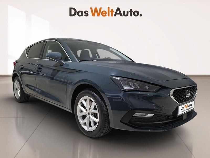 Usado Seat Leon Style 116 CV (85 kW) 2025 Azul Berlina