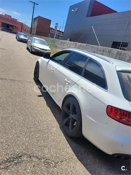 Usado Audi A4 143 CV (105 kW) 2010 Blanco Familiar