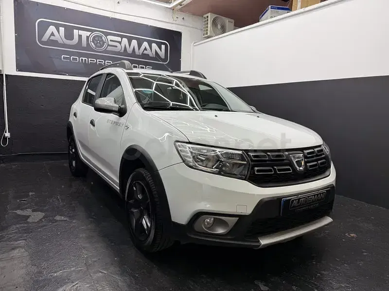 Usado Dacia Sandero Stepway 90 CV (66 kW) 2017 Blanco Berlina
