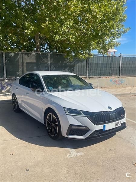 Blanco Usado 2024 Skoda Octavia RS Berlina | 38.900 € (Un poco caro) - Imagen 1/4