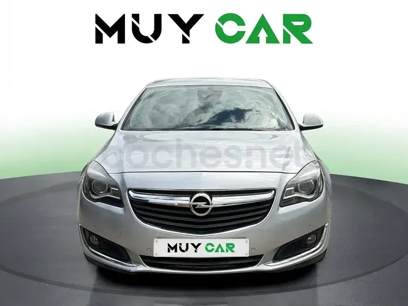 Usado Opel Insignia Business 120 CV (88 kW) 2017 Gris / plata Familiar