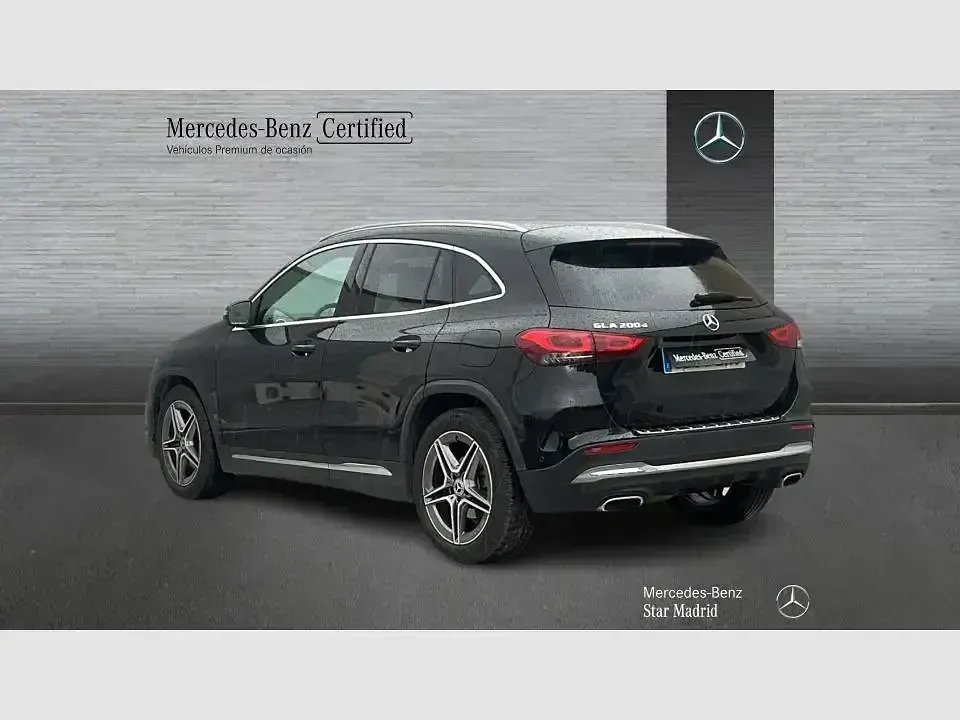 Usado Mercedes GLA200 AMG line 150 CV (110 kW) 2022 Negro SUV