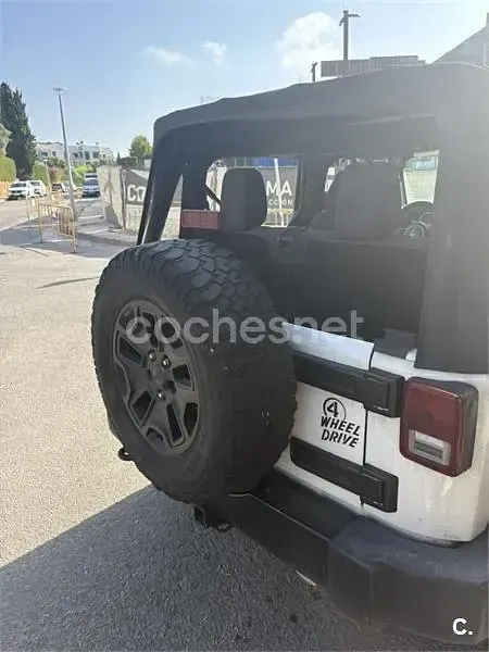 Usado Jeep Wrangler Sahara 284 CV (208 kW) 2015 Negro SUV