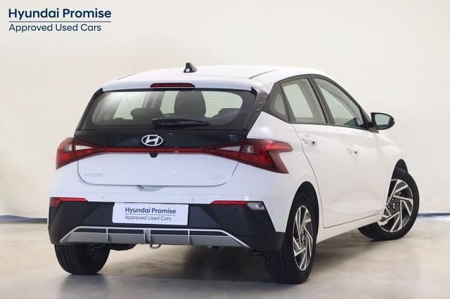 Usado Hyundai i20 100 CV (73 kW) 2024 Blanco Utilitario