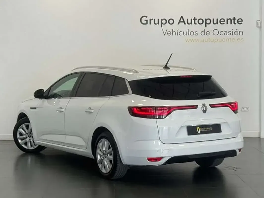 Usado Renault Mégane GrandTour Business 116 CV (85 kW) 2021 Blanco Familiar