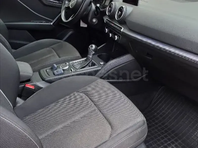 Usado Audi Q2 Advanced Plus 116 CV (85 kW) 2020 Rojo SUV