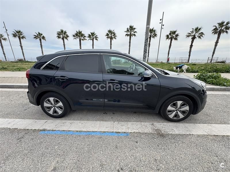 Usado Kia Niro 141 CV (103 kW) 2018 Negro SUV
