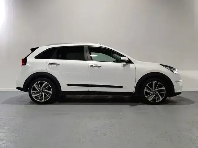 Usado Kia Niro 141 CV (103 kW) 2019 Blanco SUV