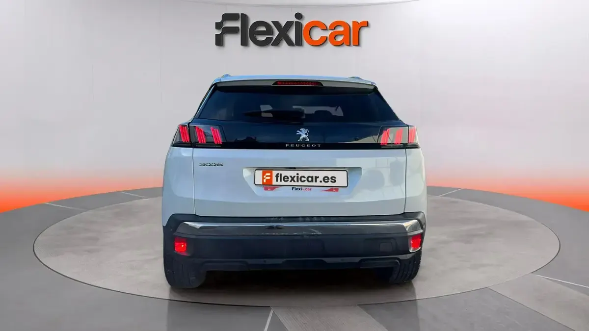 Begagnad Peugeot 3008 Allure 131 HK (96 kW) 2021 Vit Minibuss
