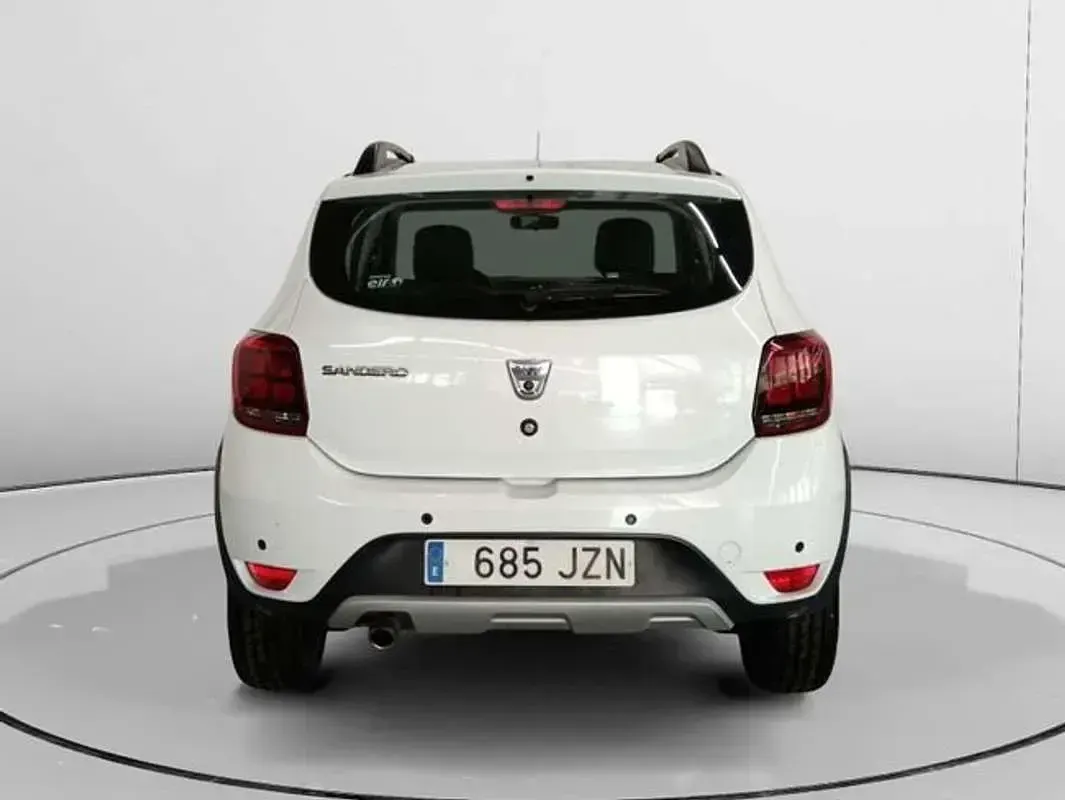 Usado Dacia Sandero 90 CV (66 kW) 2017 Blanco Utilitario