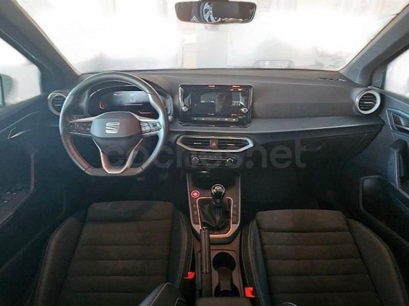 Usado Seat Arona Xperience 110 CV (80 kW) 2025 Verde SUV