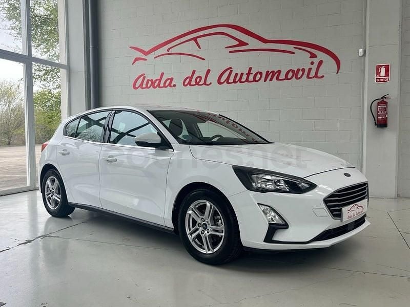 Usado Ford Focus Trend 95 CV (69 kW) 2021 Blanco Berlina