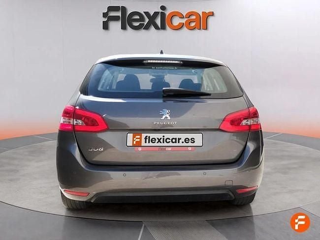 Usado Peugeot 308 Allure 130 CV (95 kW) 2020 Gris / plata Berlina