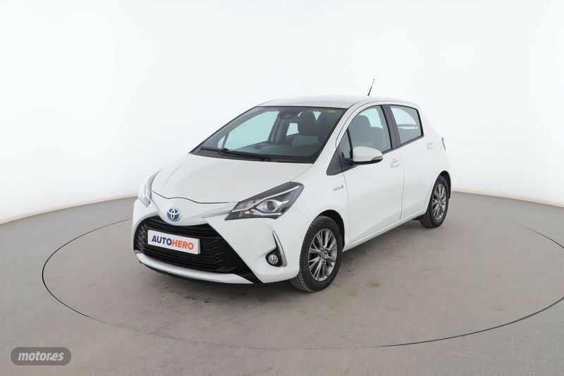 Blanco Usado 2018 Toyota Yaris Hybrid Active Berlina | 13.499 € (Precio justo) - Imagen 1/3
