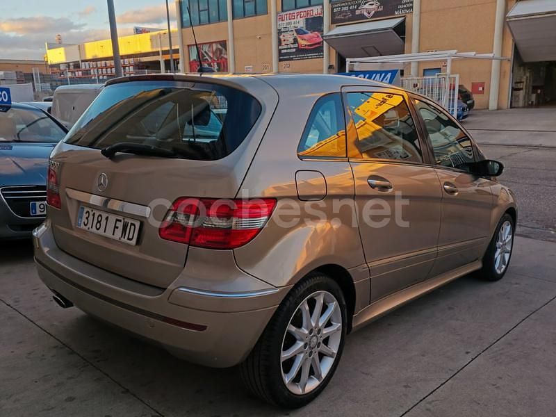 Usado Mercedes B200 136 CV (100 kW) 2008 Beige Monovolumen