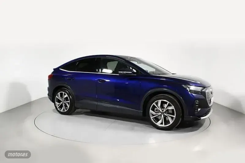 Usado Audi Q4 e-tron Advanced 150 kW (204 CV) 2021 Azul SUV