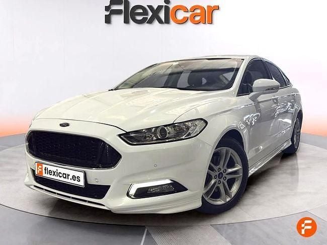 Usado Ford Mondeo Trend 125 CV (91 kW) 2016 Blanco Berlina