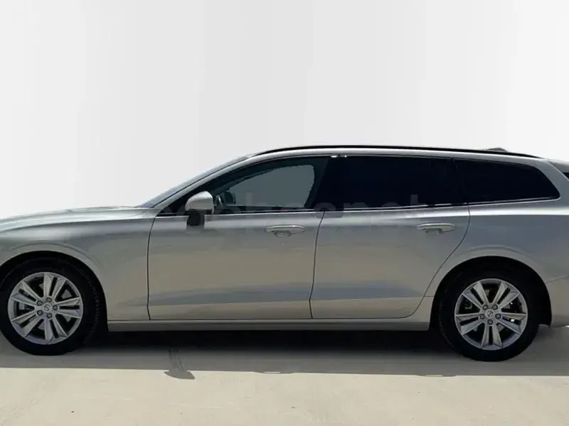 Usado Volvo V60 Momentum 190 CV (139 kW) 2018 Gris / plata Familiar